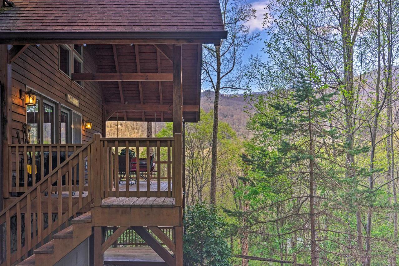 Spacious Maggie Valley Cabin With Hot Tub And Mtn View Exteriör bild