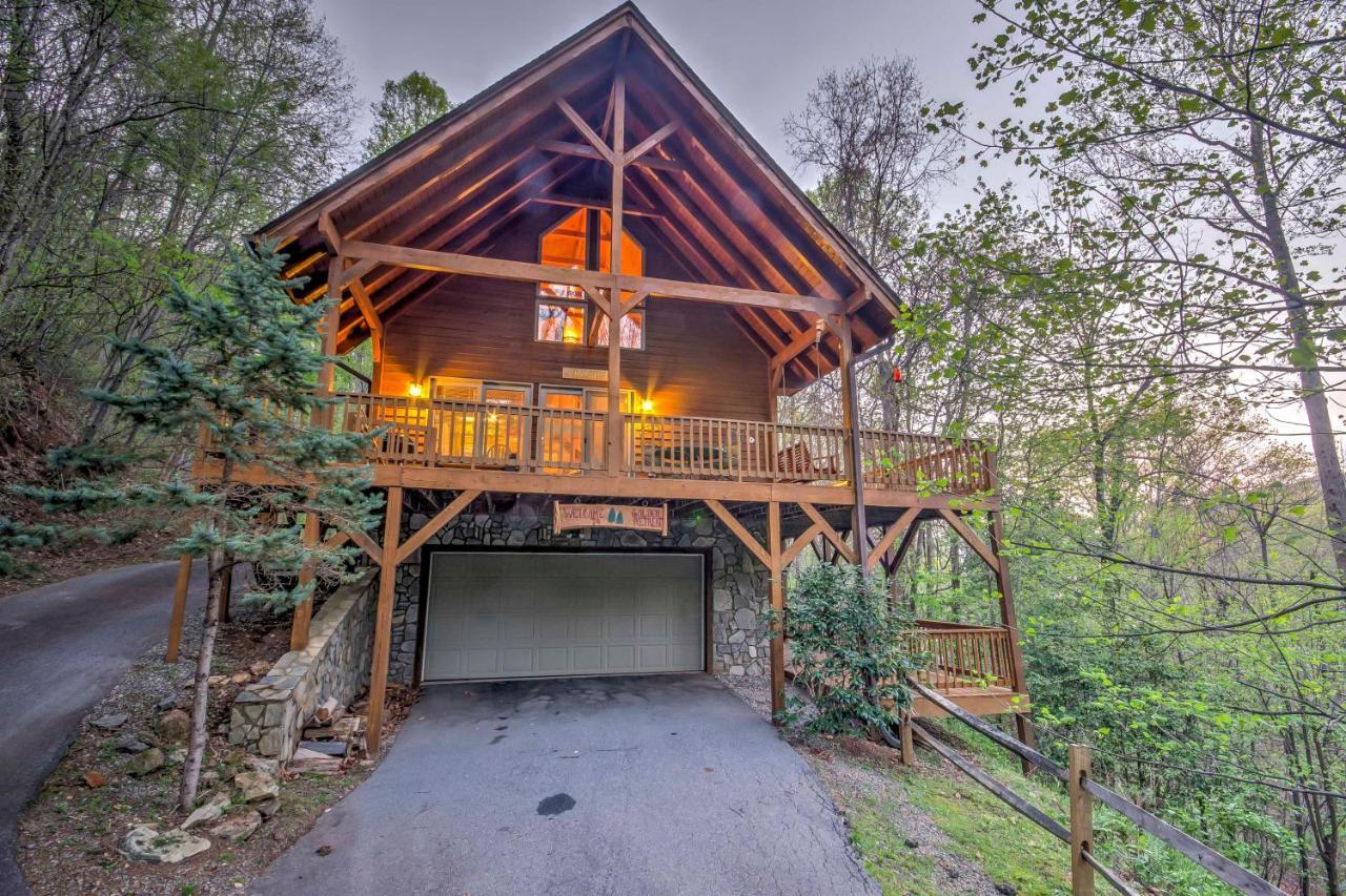 Spacious Maggie Valley Cabin With Hot Tub And Mtn View Exteriör bild